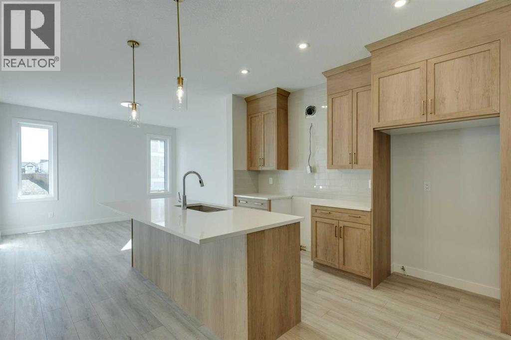 House for Sale in 92 Amblefield View NW|Calgary, Alberta T3P2L6 5