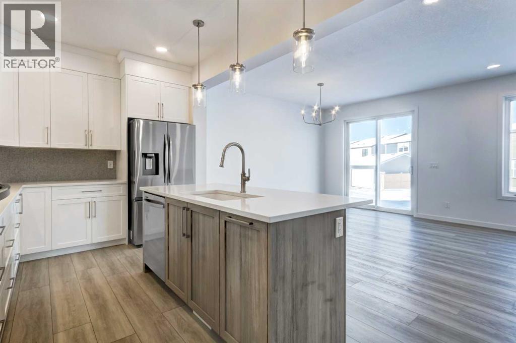 House for Sale in 52 Magnolia Green SE|Calgary, Alberta T3M3X8 2