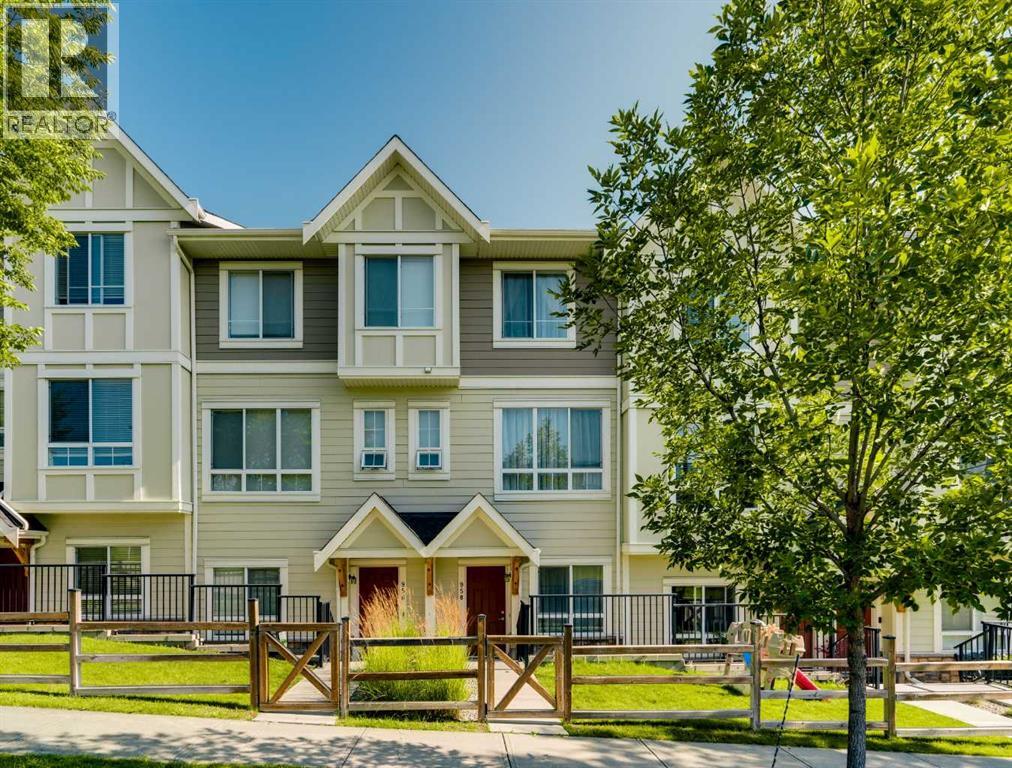 Row / Townhouse for Sale in 958 Sherwood Boulevard NW|Calgary, Alberta T3R0V3