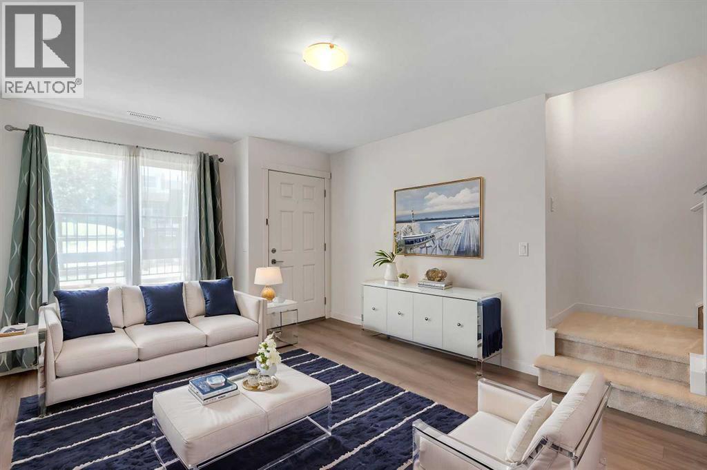 Row / Townhouse for Sale in 958 Sherwood Boulevard NW|Calgary, Alberta T3R0V3 5