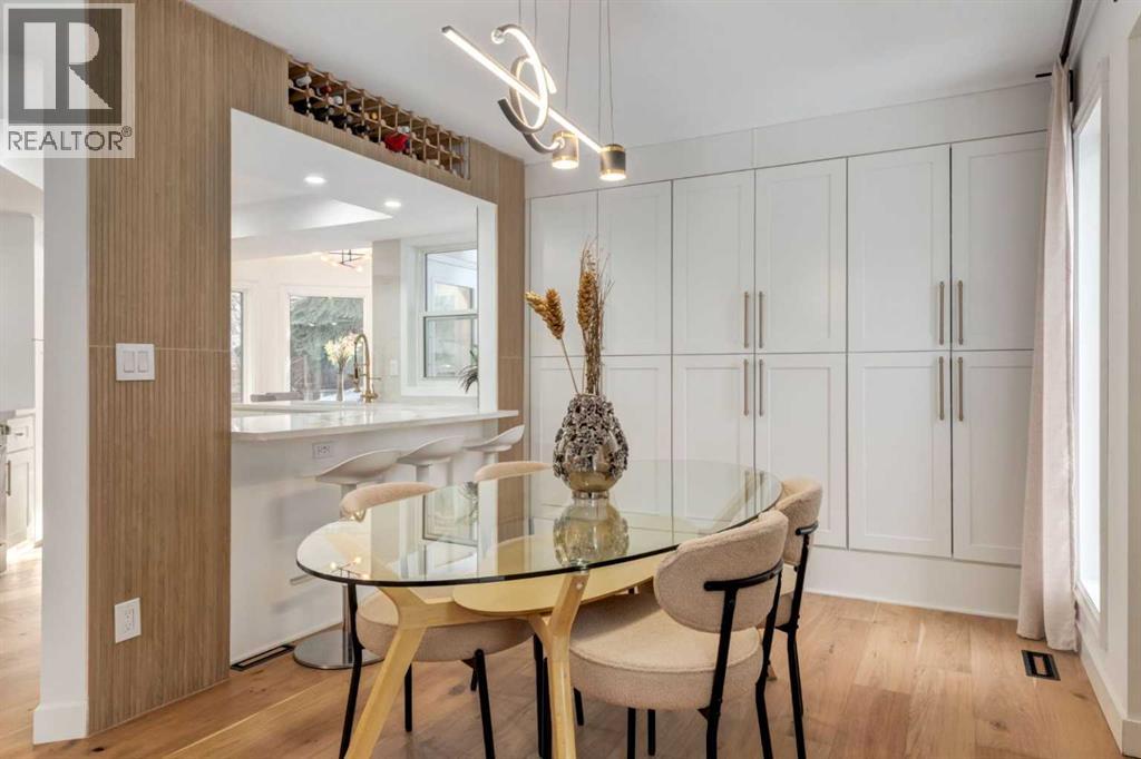 House for Sale in 113 Straddock Terrace SW|Calgary, Alberta T3H2T4 4