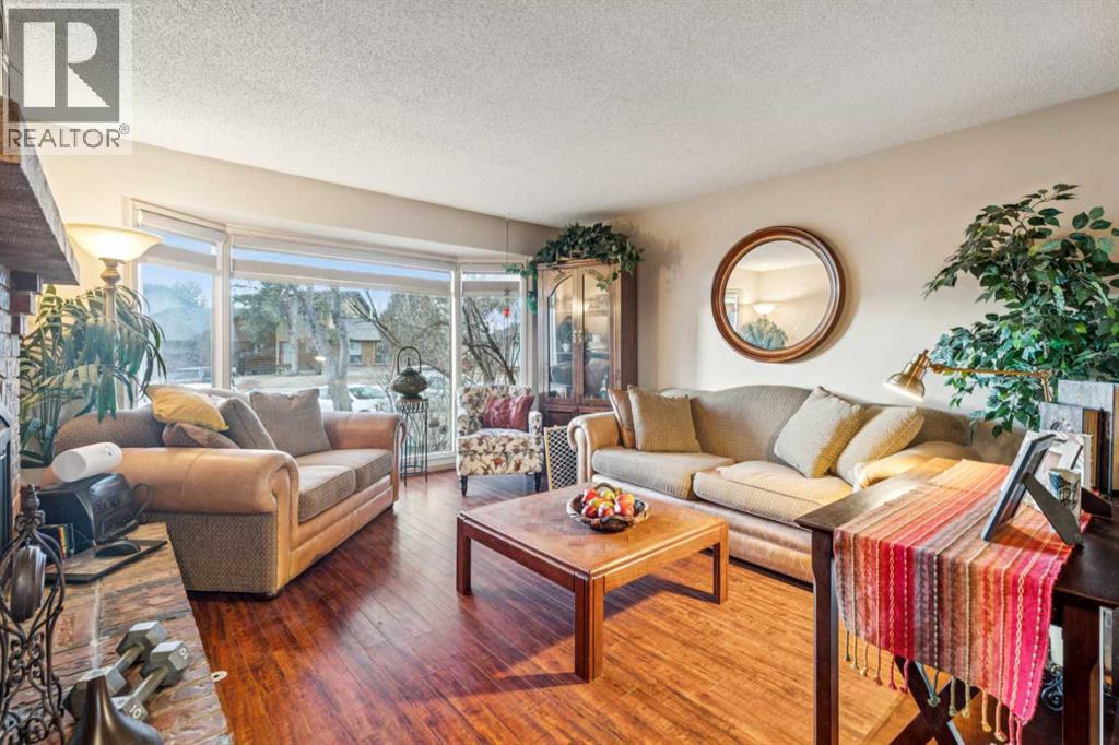 Duplex for Sale in 119 Whiteridge Place NE|Calgary, Alberta T1Y4K2 2