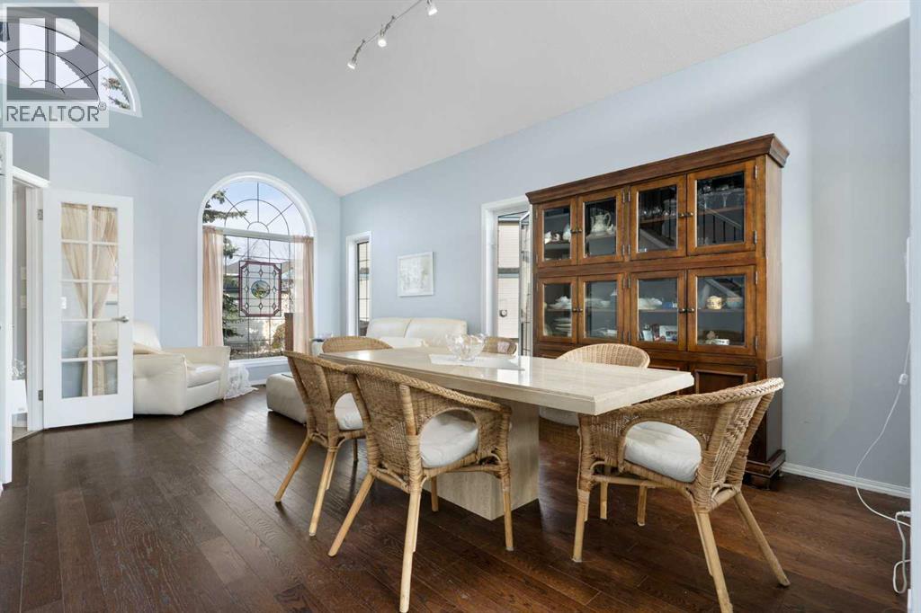 House for Sale in 202 Schooner Close NW|Calgary, Alberta T3L1Y8 5