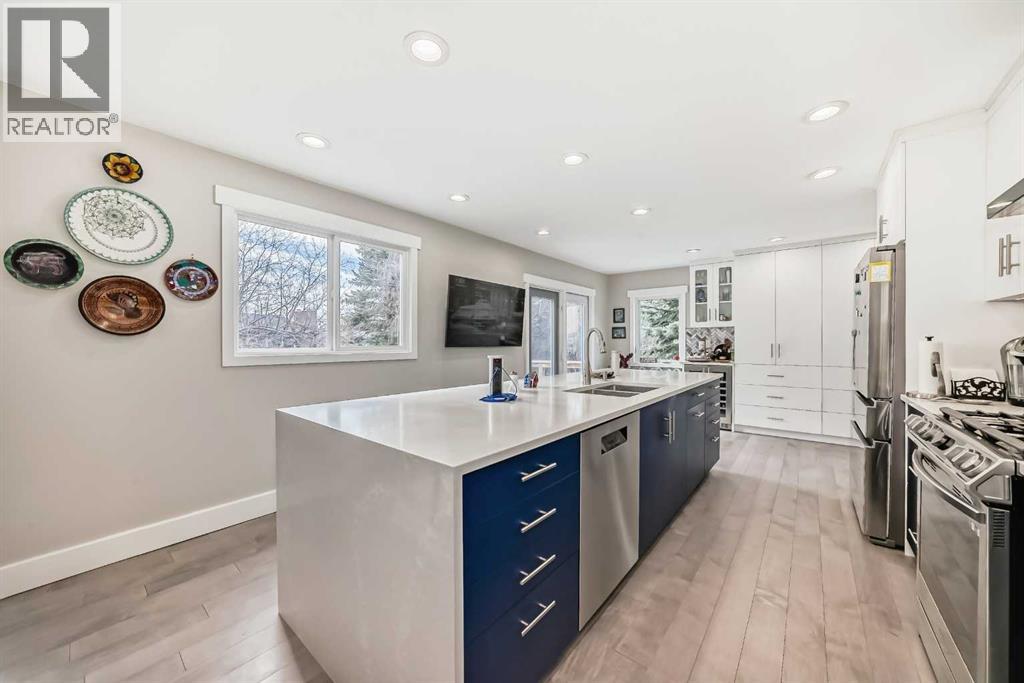 House for Sale in 119 Pump Hill Bay SW|Calgary, Alberta T2V4L6 4