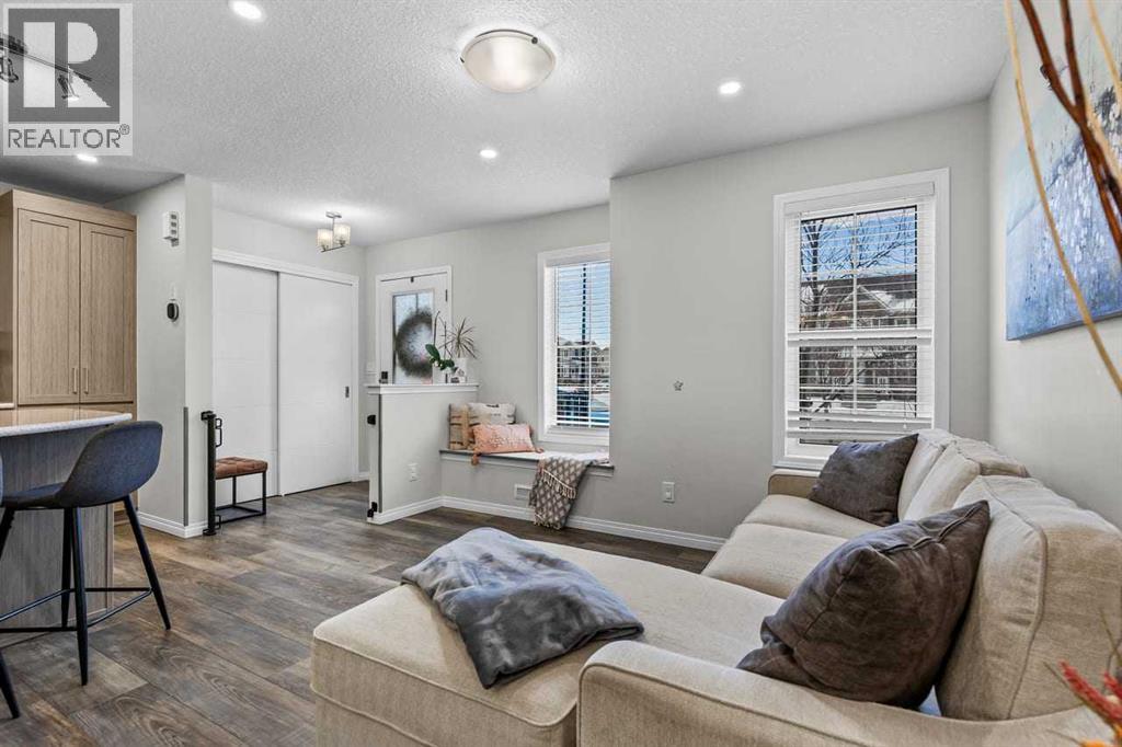 Row / Townhouse for Sale in 51 Yorkville Boulevard SW|Calgary, Alberta T2X4K2 5