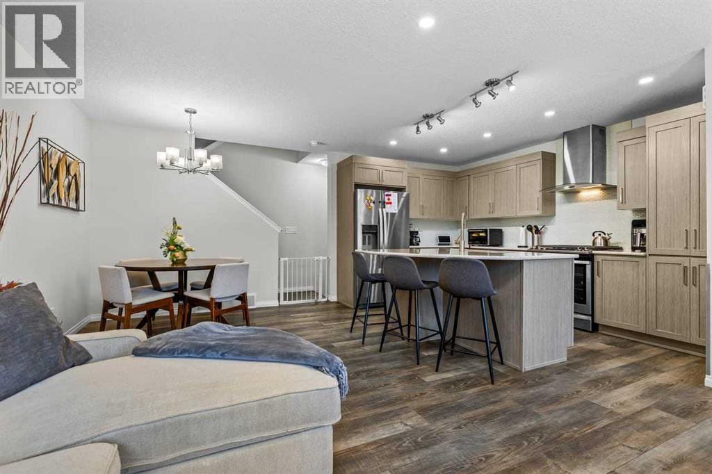 Row / Townhouse for Sale in 51 Yorkville Boulevard SW|Calgary, Alberta T2X4K2 4