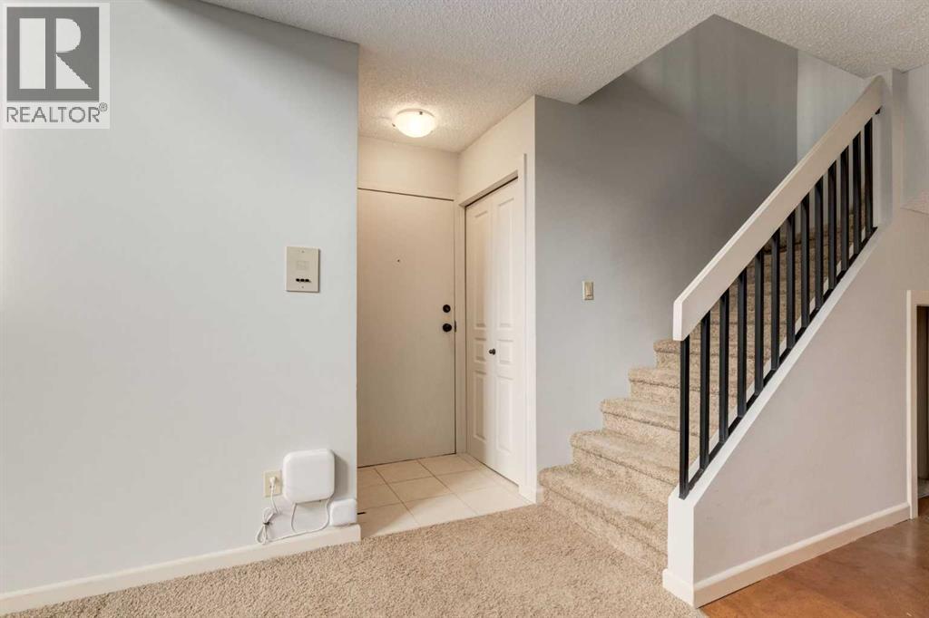 Apartment for Sale in 632, 6400 Coach Hill Road SW|Calgary, Alberta T3H1B8 2