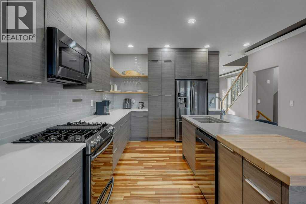 Duplex for Sale in 7314 34 Avenue NW|Calgary, Alberta T3B1N4 4