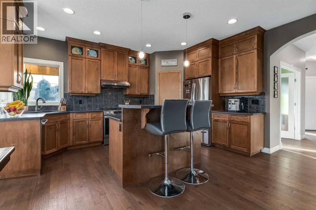 House for Sale in 227 Tuscany Glen Park NW|Calgary, Alberta T3L3E5 3