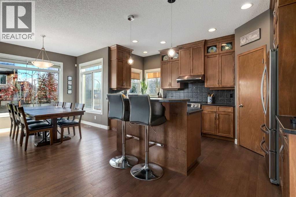 House for Sale in 227 Tuscany Glen Park NW|Calgary, Alberta T3L3E5 4