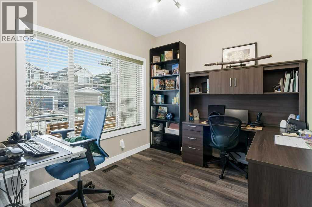 House for Sale in 32 Royal Birch Park NW|Calgary, Alberta T3G0B8 3