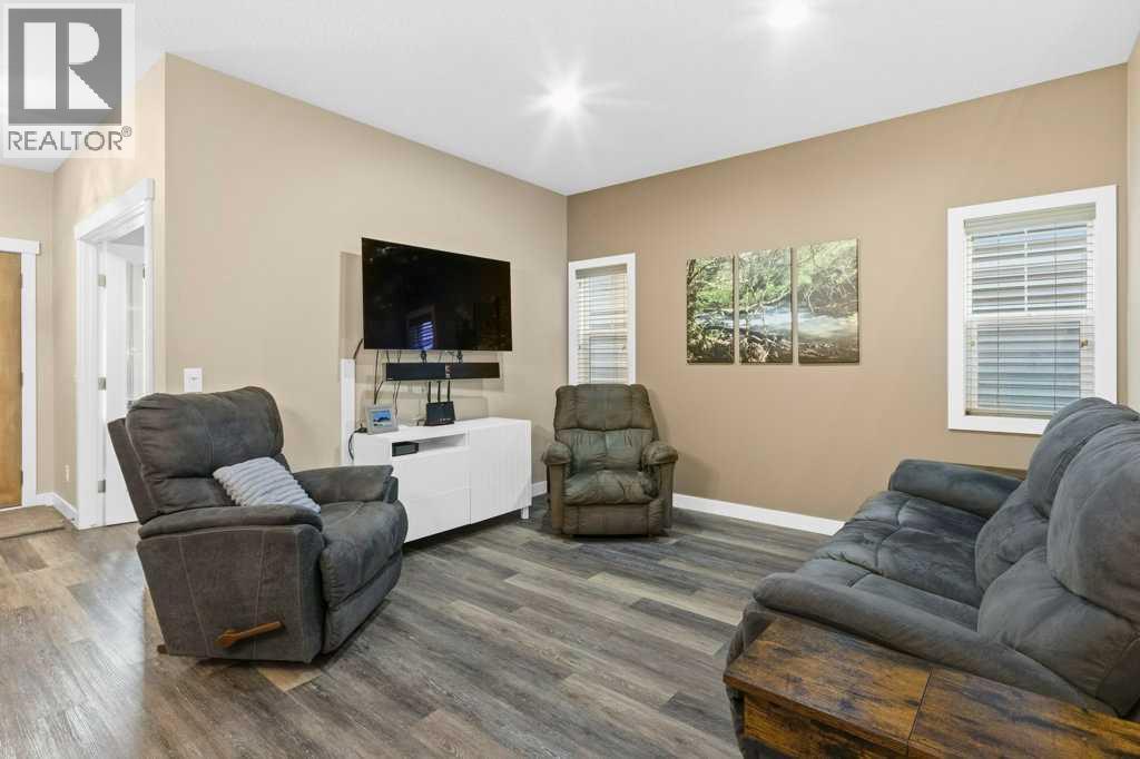 House for Sale in 32 Royal Birch Park NW|Calgary, Alberta T3G0B8 5