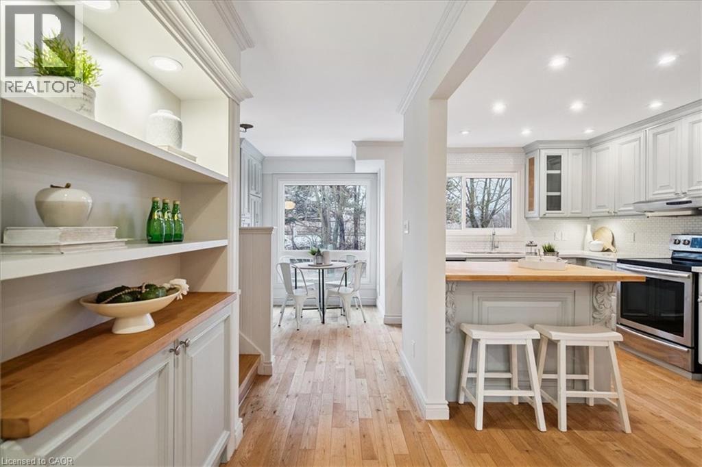 Row / Townhouse for Sale in 915 INVERHOUSE Drive Unit# 80|Mississauga, Ontario L5J4B2 4