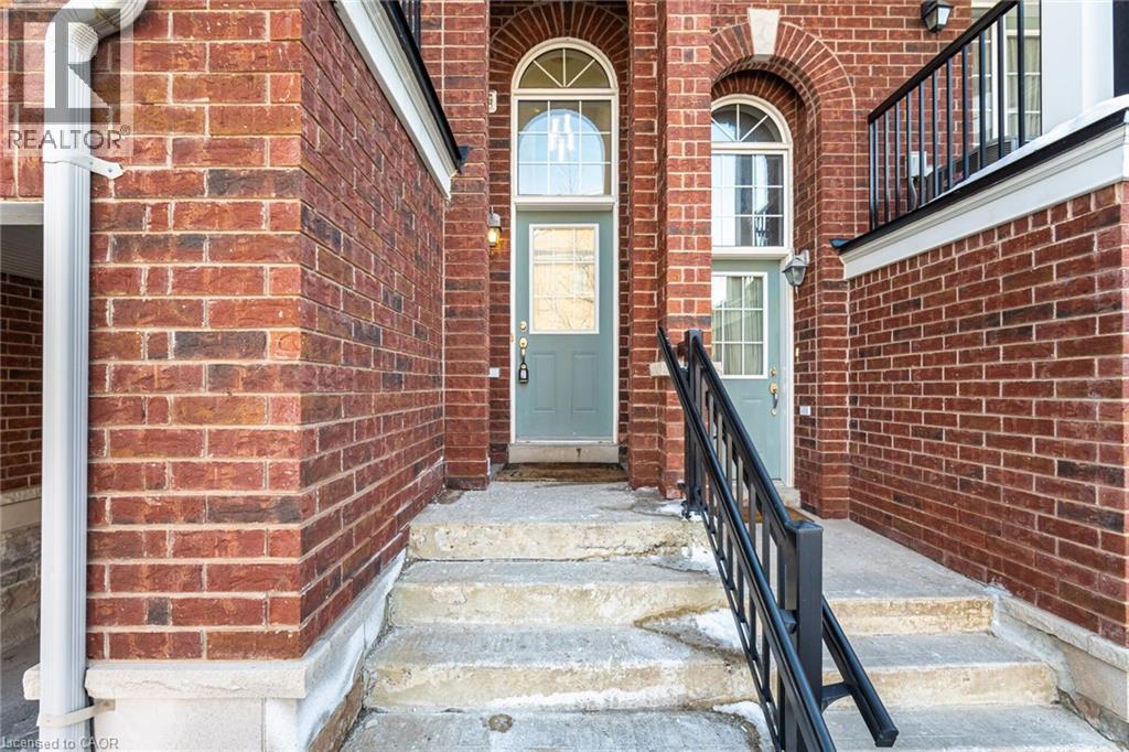 Row / Townhouse for Sale in 7186 TRIUMPH Lane|Mississauga, Ontario L5N0C5 3