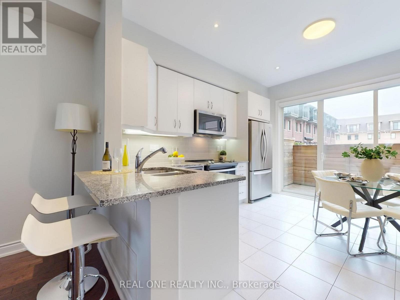 Row / Townhouse for Sale in 2161 LILLYKIN STREET|Oakville (RO River Oaks), Ontario L6H0N2 5