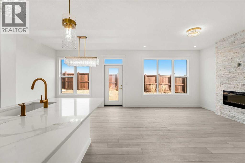 House for Sale in 94 Cornerbrook Crescent NE|Calgary, Alberta T3N2K9 3