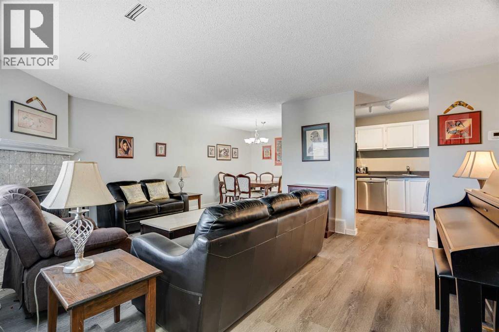 Row / Townhouse for Sale in 71 Cedar Springs Gardens SW|Calgary, Alberta T2W5J9 5