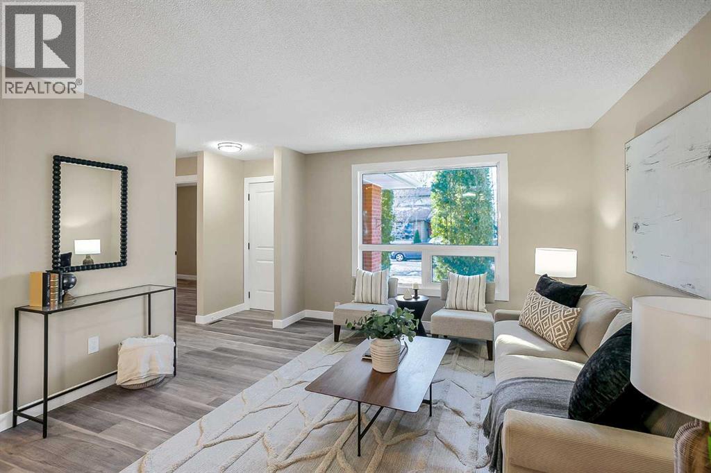 House for Sale in 467 Berkley Crescent NW|Calgary, Alberta T3K1A9 5