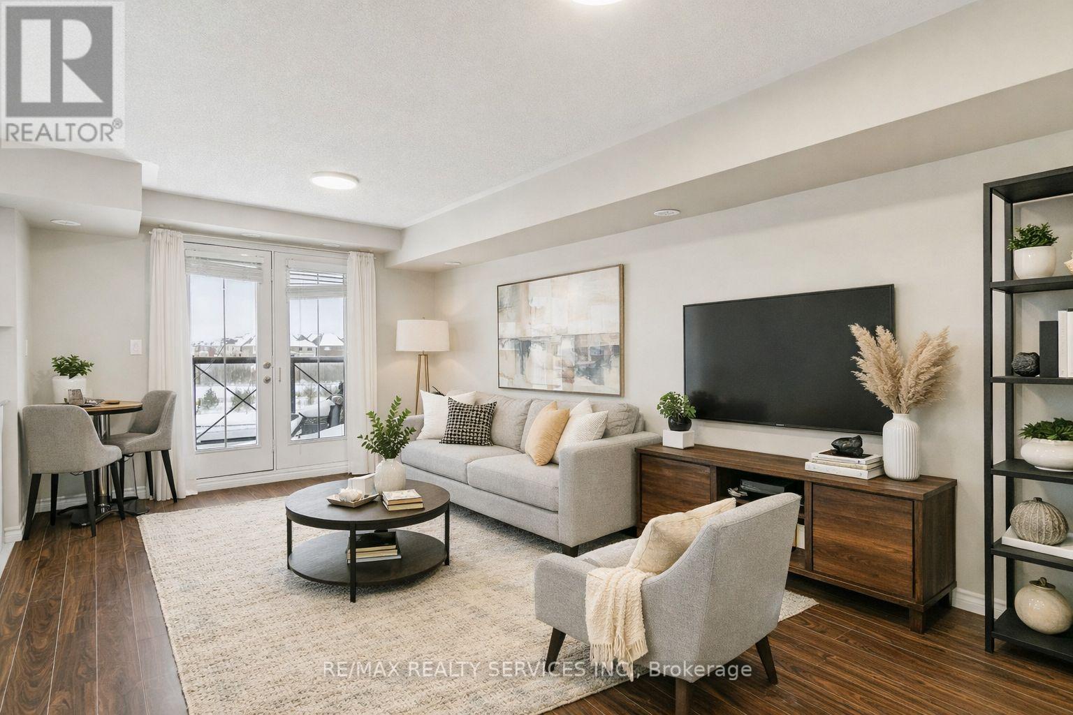 Row / Townhouse for Sale in 22 - 2504 POST ROAD|Oakville (RO River Oaks), Ontario L6H0G6 4