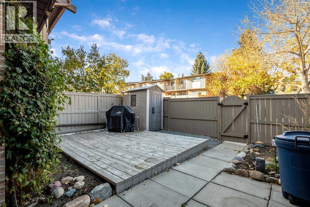 Row / Townhouse for Sale in 2, 1055 72 Avenue NW|Calgary, Alberta T2K5S4 4