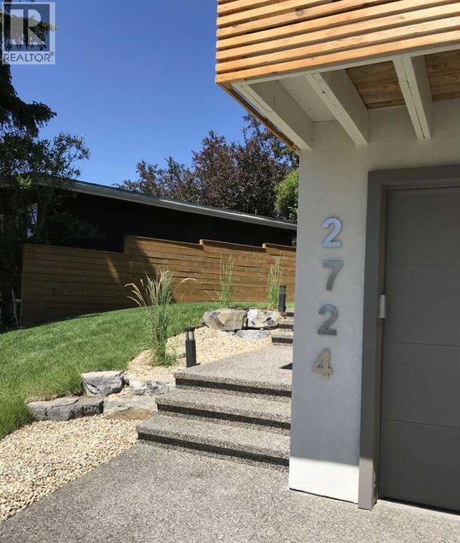 House for Sale in 2724 Crawford Road NW|Calgary, Alberta T2L1E1 3