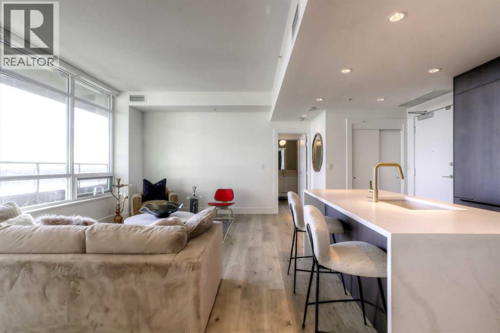 Apartment for Sale in 807, 46 9 Street NE|Calgary, Alberta T2E7Y1 5