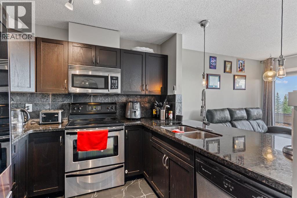 Apartment for Sale in 10, 105 Village Heights SW|Calgary, Alberta T3H2L2 3