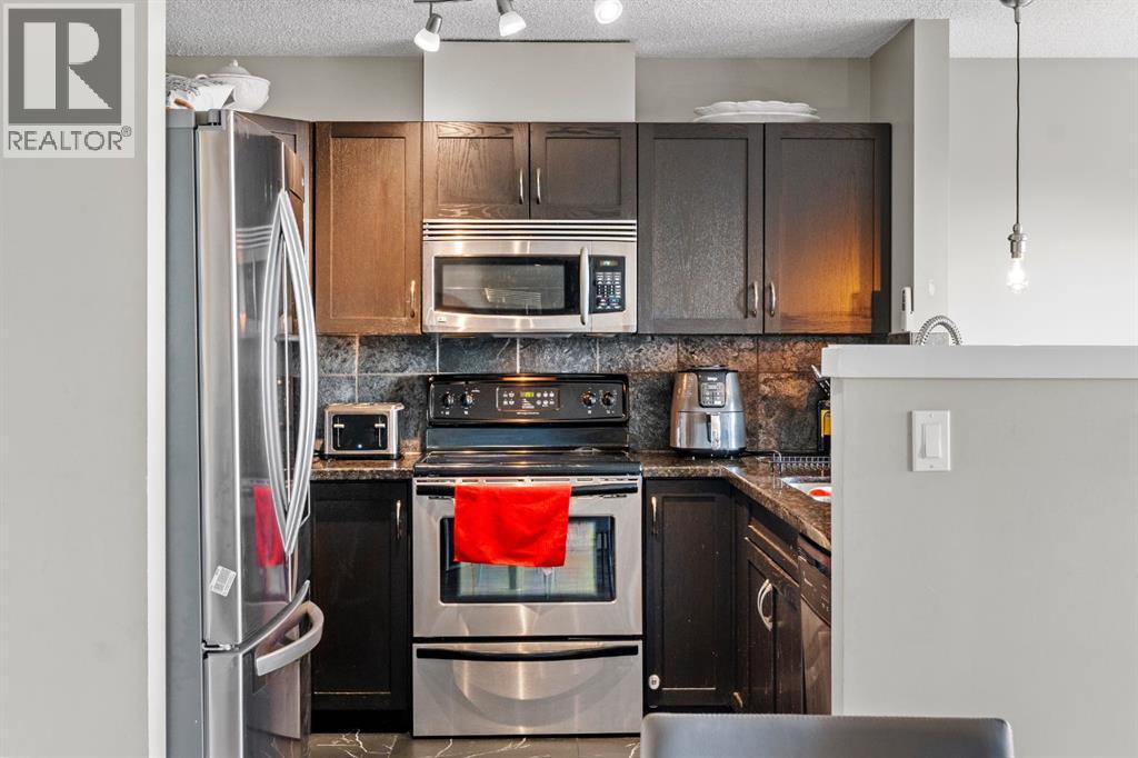 Apartment for Sale in 10, 105 Village Heights SW|Calgary, Alberta T3H2L2 4