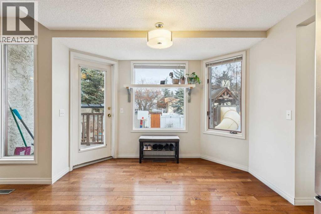 House for Sale in 124 Woodmark Crescent SW|Calgary, Alberta T2W4Z2 5