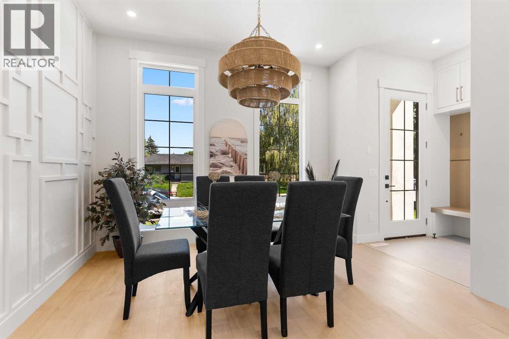 Duplex for Sale in 1425 44 Street SW|Calgary, Alberta T3C2A7 4