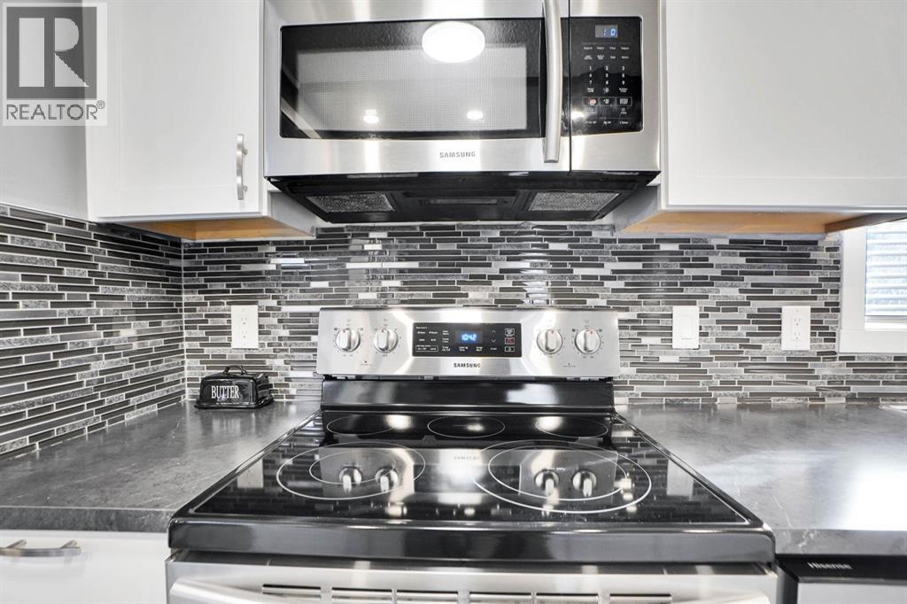 Mobile Home for Sale in 208, 3223 83 Street NW|Calgary, Alberta T3B5N4 4