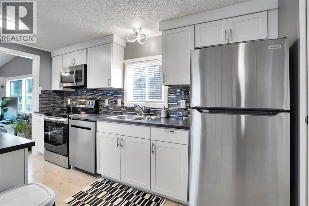 Mobile Home for Sale in 208, 3223 83 Street NW|Calgary, Alberta T3B5N4 5