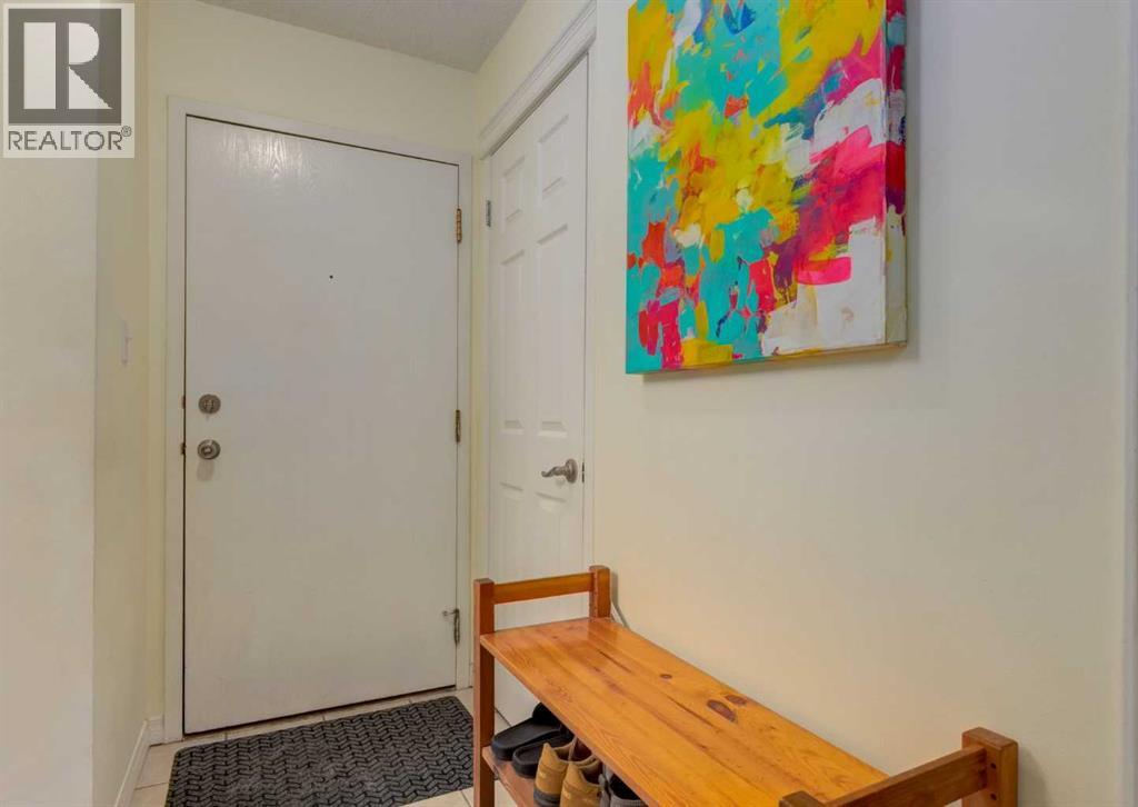 Apartment for Sale in 305, 1033 15 Avenue SW|Calgary, Alberta T2R0S5 2