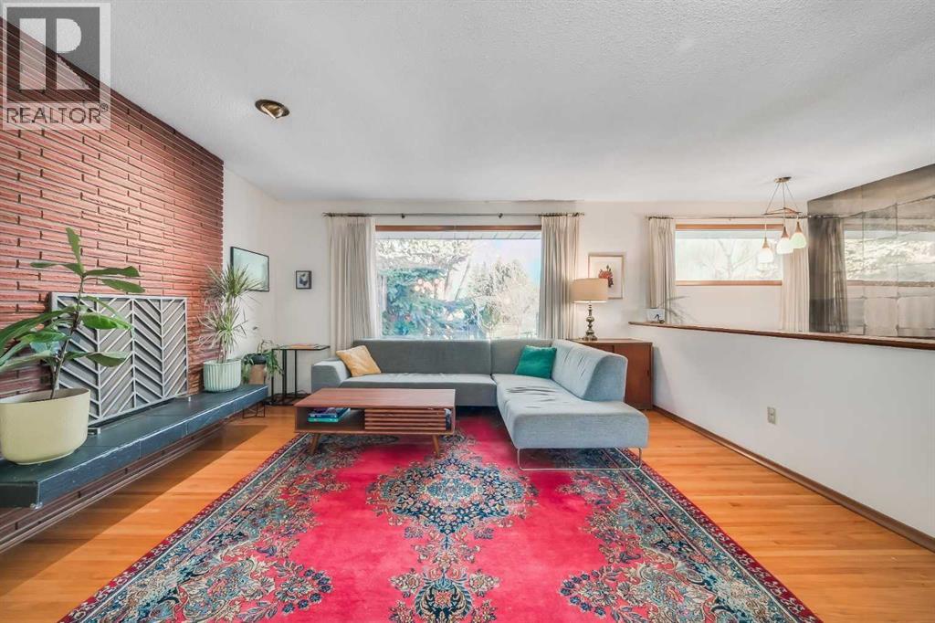 House for Sale in 10427 Wapiti Drive SE|Calgary, Alberta T2J1J3 4