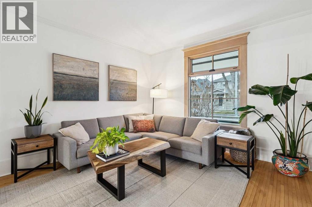 House for Sale in 310 11A Street NW|Calgary, Alberta T2N1X8 3