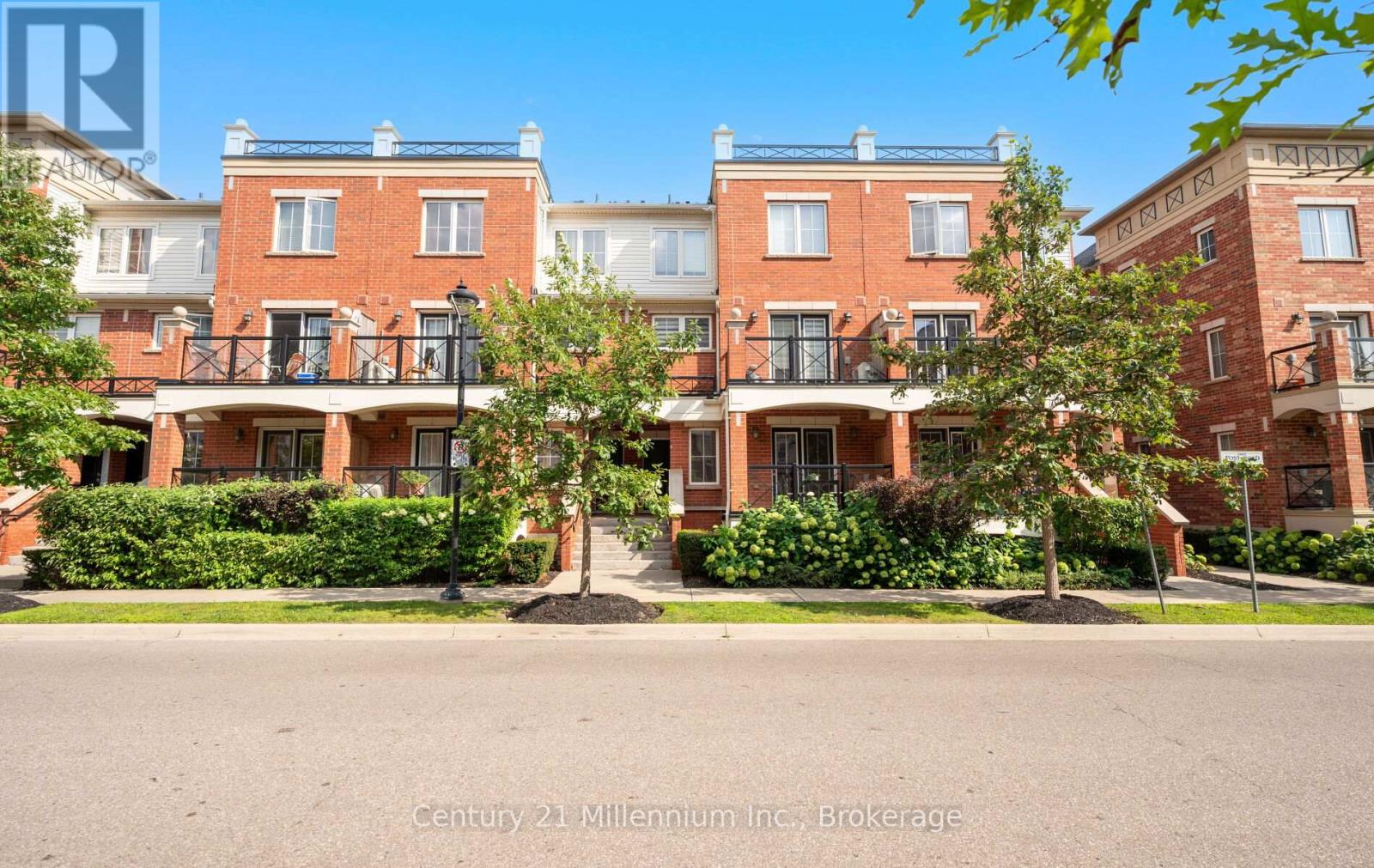 Row / Townhouse for Sale in 4 - 2460 POST ROAD|Oakville (RO River Oaks), Ontario L6H0J2 3