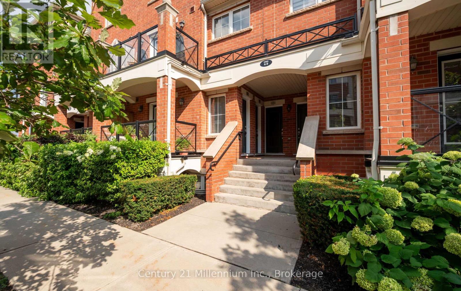 Row / Townhouse for Sale in 4 - 2460 POST ROAD|Oakville (RO River Oaks), Ontario L6H0J2 5