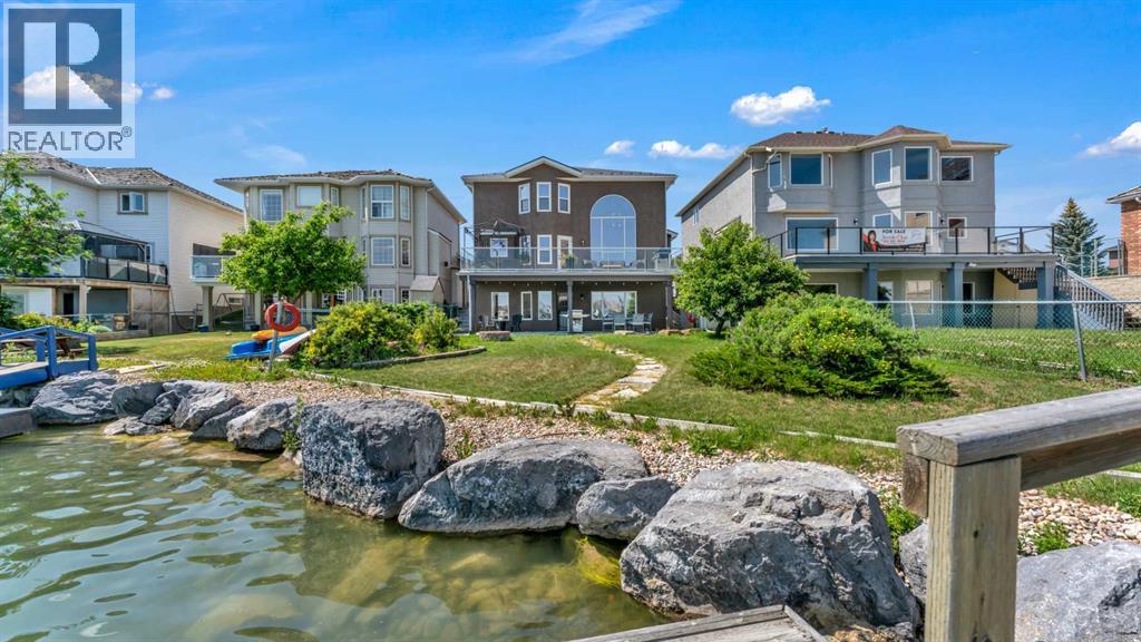 House for Sale in 155 Coral Shores Landing NE|Calgary, Alberta T3J3J7 2