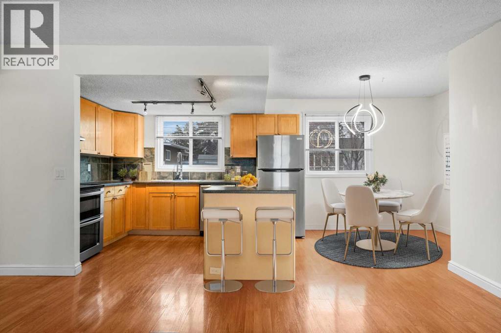 Row / Townhouse for Sale in 403, 1540 29 Street NW|Calgary, Alberta T2N4M1 2