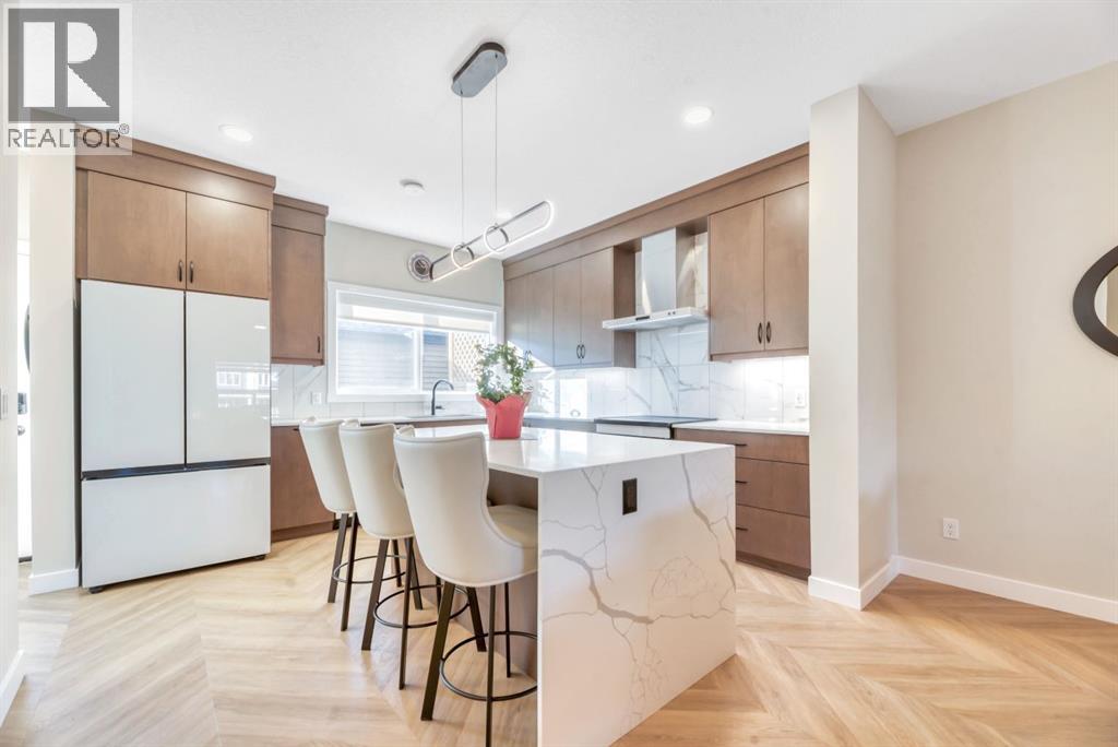 Duplex for Sale in 21427 Sheriff King Street SW|Calgary, Alberta T2X5S2