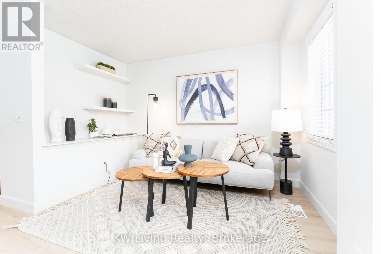 Row / Townhouse for Sale in 6 - 180 FORUM DRIVE|Mississauga (Hurontario), Ontario L4Z3Y2