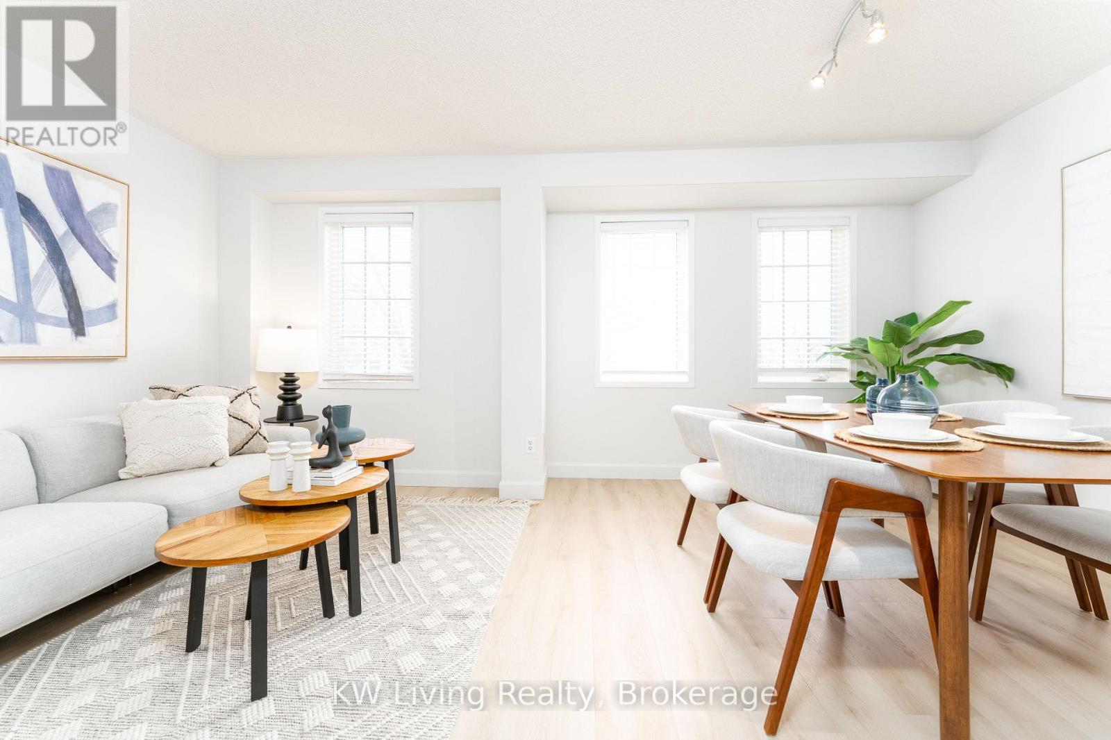 Row / Townhouse for Sale in 6 - 180 FORUM DRIVE|Mississauga (Hurontario), Ontario L4Z3Y2 2