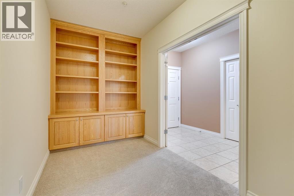 Apartment for Sale in 304, 10 Hemlock Crescent SW|Calgary, Alberta T3C2Z1 4