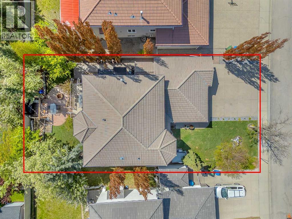 House for Sale in 33 Edgevalley Way NW|Calgary, Alberta T3A4X7 3