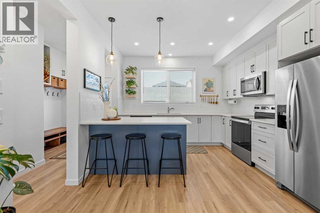 Duplex for Sale in 966 Mahogany Boulevard SE|Calgary, Alberta T3M2X3 4