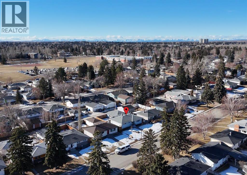 House for Sale in 651 84 Avenue SW|Calgary, Alberta T2V0V8