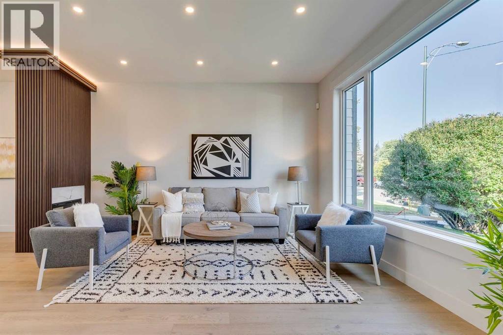 Duplex for Sale in 2013 23 Avenue NW|Calgary, Alberta T2M1W2 4