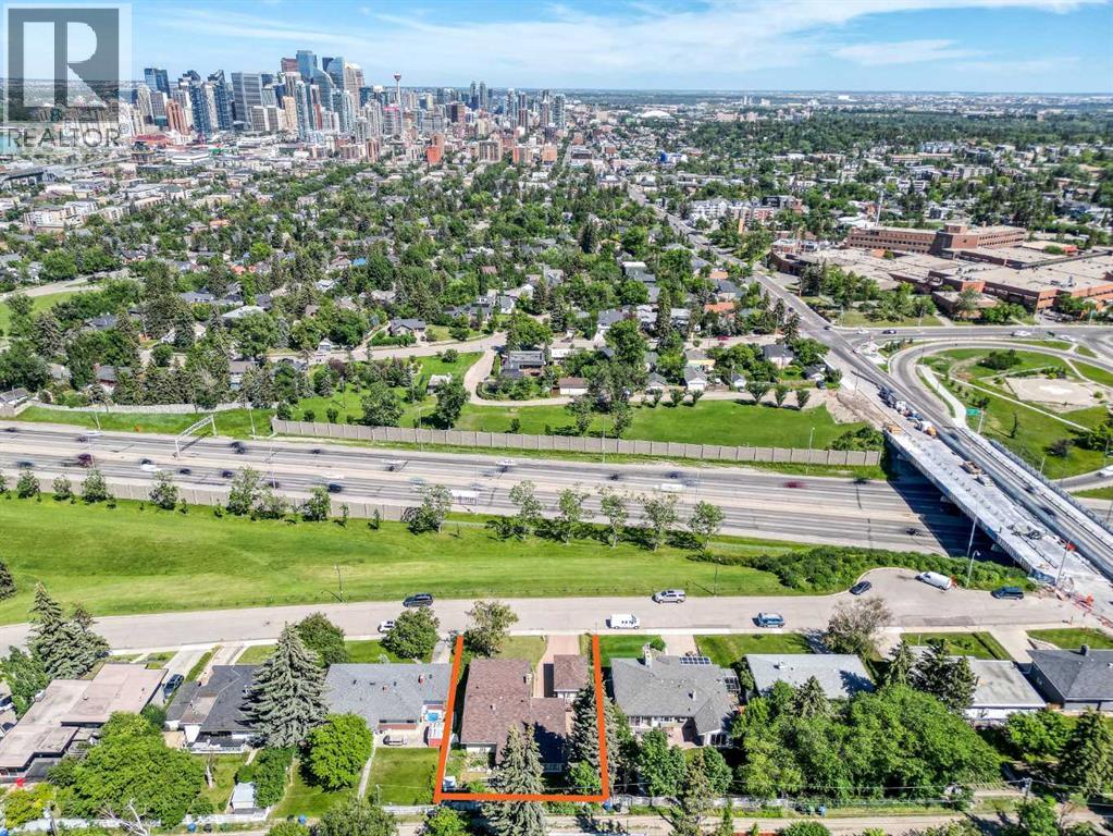 House for Sale in 1721 22 Street SW|Calgary, Alberta T3C1H4