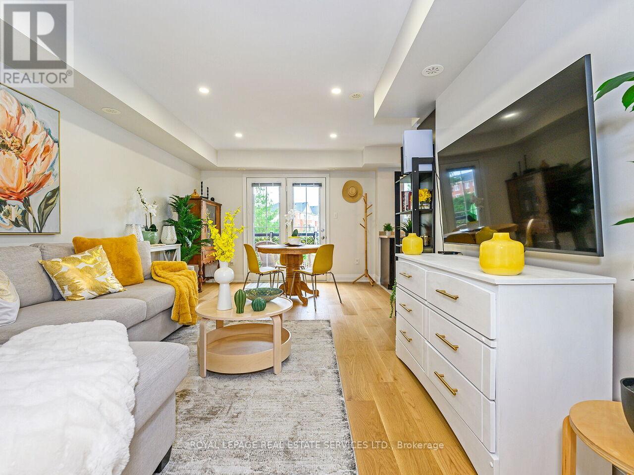 Row / Townhouse for Sale in UNIT 12 - 19 HAYS BOULEVARD|Oakville (RO River Oaks), Ontario L6H0H8 3