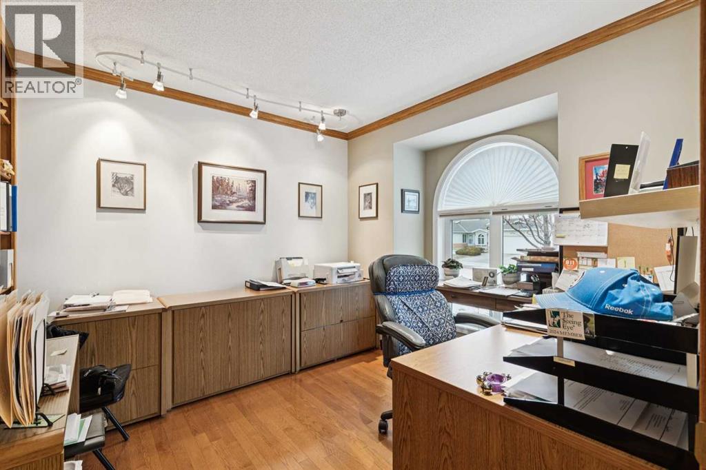 Duplex for Sale in 1025 Shawnee Road SW|Calgary, Alberta T2Y1W7 3